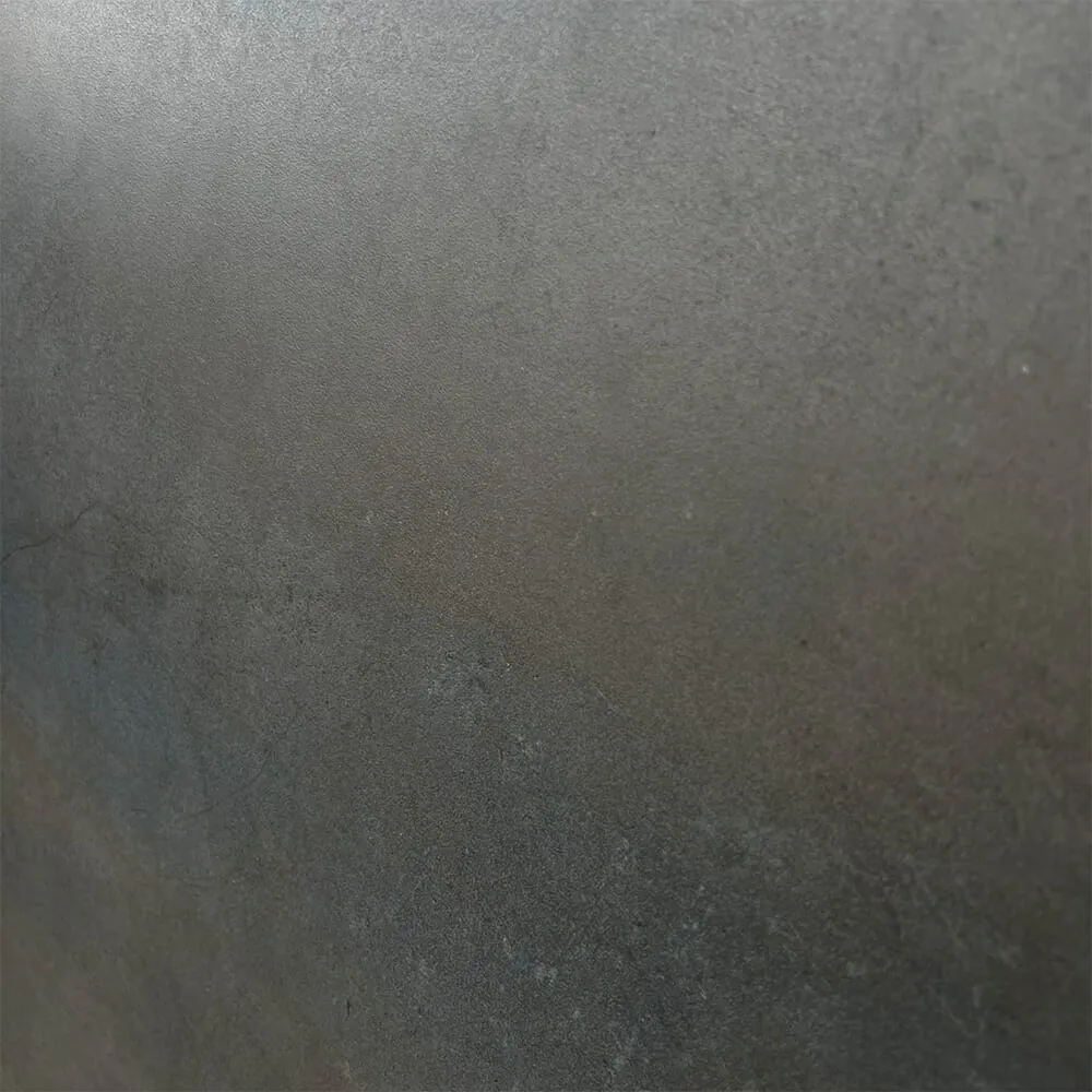 Metallook Tegel 60×60 Tijdloos Donkerbruin Saloni Industrial Grafito Closeup